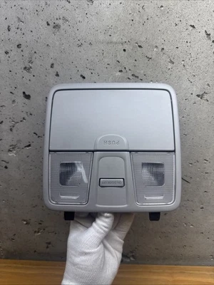 Luz de lámpara domo delantera Hyundai Elantra 2011-2016 OEM Foto 1 de 4