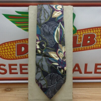 SCOTT FOSTER "Tie" Foto 1 de 2