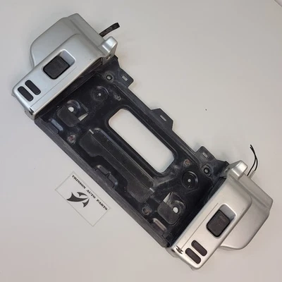 Marco de matrícula trasero plateado Subaru Baja 2003-2006 OEM Foto 1 de 4