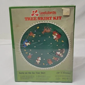 Kit gonna albero di Natale LeeWards 1976 diametro 36" NUOVO! Babbo Natale Città in arrivo 14-39215  - Foto 1 di 14