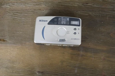 Nikon AF250SV 35mm Film Camera Point & Shoot 28mm Lens Flash Made Japan AF - Image 1 of 4