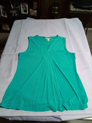 Blusa verde sin mangas con cuello en V para mujer Dana Buchman pequeña Foto 1 de 4