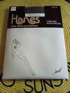 VINTAGE Hanes Ultra Sheer Pantyhose  Size Plus  E 950 TOWN TAUPE NOS NEW  - Picture 1 of 3