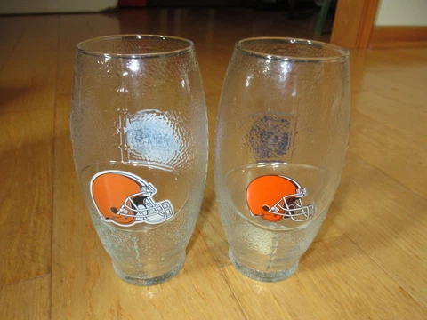 2 NFL CLEVELAND BROWNS MILLER LITE LOGO FOOTBALL SHAPED BEER GLASS 6.75" TALL Cover
