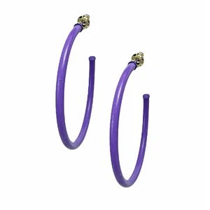 Pendientes de aro favoritos de todos Sheila Fajl de 2,5 pulgadas en púrpura pintado - Imagen 1 de 8
