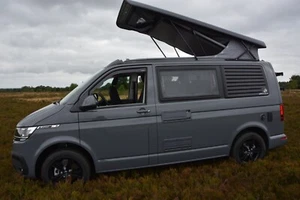 VW Bus T6.1 California DSG Wohnmobil Aufstelldach 10 km KLIMA KÜCHE Standheizung - Bild 1 von 24