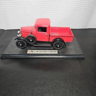 Red 1931 Ford Model A Tow Truck 1:8 - Image 1 of 4
