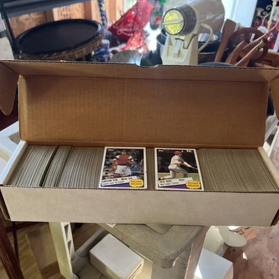 Juego completo de béisbol Topps 1985 99 % #766 de 792 ¡como nuevo! Foto 1 de 2