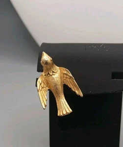 Vintage Avon Dove Tie Tack Lapel Pin Gold Tone Flying Bird - Picture 1 of 5