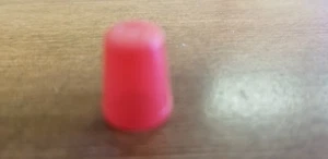 (12 TIPS) RED PLASTIC CONE TIPS FOR SQUEEZE BOTTLE HAMBURGERS/FRIES TABLECRAFT - Picture 1 of 3