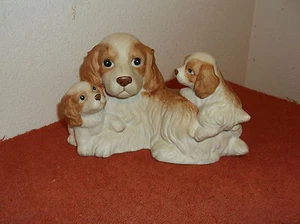 VINTAGE (HOMCO) HOME INTERIORS PORCELEIN SPANIEL MOM & 2 PUPPIES FIGURINE #1434 - Picture 1 of 7