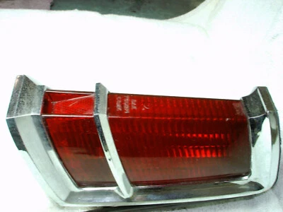 Conjunto de lente bisel luz trasera Lincoln Mark III 1968 OEM #13440 - A - SIN GRIETAS Foto 1 de 4