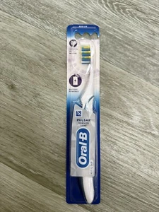 Oral - B Pulsar 3 D White Luxe Toothbrush - Picture 1 of 2