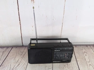 Radio Portátil SONY 4 Bandas Clásica De Colección ICF-990L, AC/DC, Totalmente Funcionando - Imagen 1 de 5