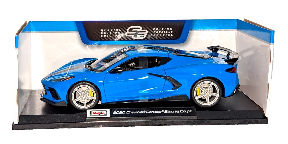 Maisto 1967 Chevrolet Camaro RS/SS 396 Teal 1/18 Scale