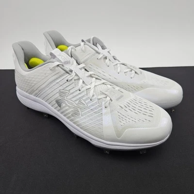 Botines de béisbol Under Armour de metal blancos cargados para hombre talla 14 nuevos Foto 1 de 4