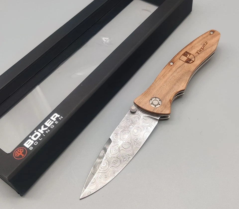 HEINR. BÖKER BAUMWERK GMBH Böker Tirpitz Damast Wood Einhand Premium aus Walnussholz Damastmesser