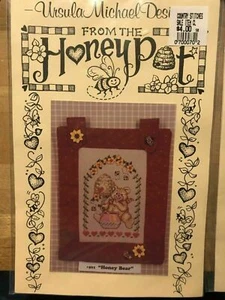 Libretto modello punto croce: Orso miele (dal Honeypot, Ursula Michael) - Foto 1 di 1
