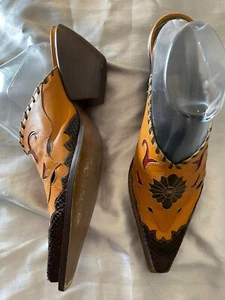 BCBGirls 9.5 B 39.5 Art To Wear Pointy Toe Slip On Various Leathers 2” Block Hee - Picture 1 of 7