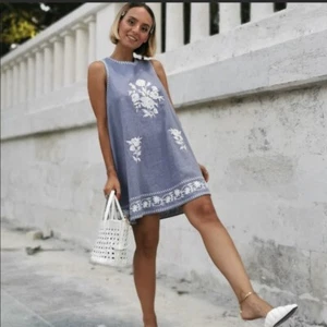Zara embroidered mini dress XS - Bild 1 von 8