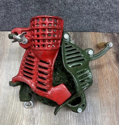 De colección Hierro Fundido Maíz Sheller Maíz Husker Shucker Granja Herramienta Pieza Americana Foto 1 de 4