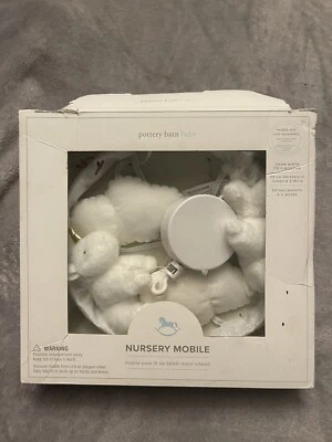 Cuerno dorado móvil Pottery Barn Baby Unicorn guardería cuando desees una estrella Foto 1 de 4