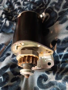 Briggs & Stratton OEM 14 Tooth Starter- Free Shipping! - Picture 1 of 4