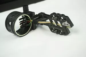 Mirino ad arco Rocky Mountain 5 pin fibra ottica - Foto 1 di 4