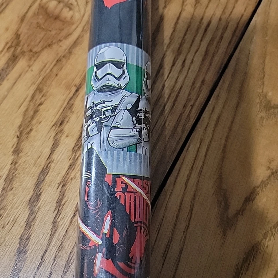 Rollo de envoltura de regalo marca Star Wars Disney Plus 70 pies cuadrados de colección nuevo American Greetings  Foto 1 de 4