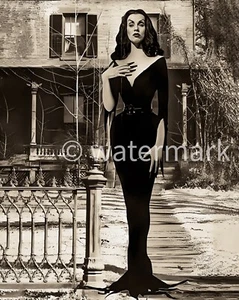Retro Halloween Pin-Up 8x10 Photo – Sexy Vintage Poster Art - Picture 1 of 1