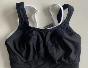 BNWT M&S GOODMOVE 2PK ULTIMATE SUPPORT NON WIRED BLACK & WHITE SPORTS BRAS - Picture 1 of 2