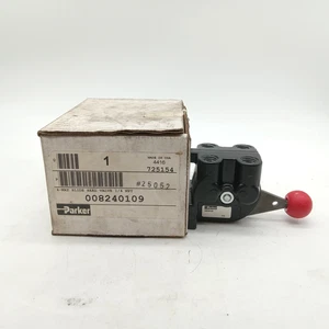 Parker 008240109 1/4 NPT 4-Way Slide Seal Valve - Picture 1 of 5