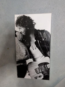 Bruce Springsteen Born To Run 30th Anniversary Ed Box Set 2 CDs 1 DVD Book new - Imagen 1 de 3