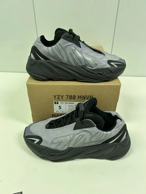 Talla 5/6.5 Para Mujer - Adidas Yeezy Boost 700 MNVN Geode Púrpura Negro GW9526 Foto 1 de 4
