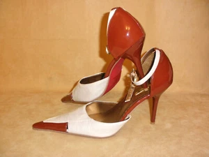 Weißer & hellbrauner Knöchelriemenabsatz von Spicy Boutique mit übertriebener spitzer Zehenpartie Gr. 6,5 - Bild 1 von 8