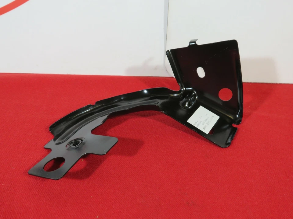 Soporte de refuerzo delantero izquierdo MOPAR DODGE RAM 1500 2500 3500 4500 5500 Foto 1 de 4