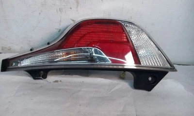 Luz trasera pasajero derecho Toyota Prius 15-17 Prius C VIN B3 7º y 8º dígitos Foto 1 de 4