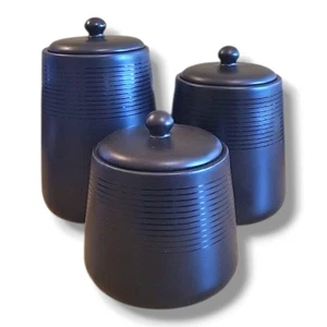 Colección de colección Colin Cowie Home para juego de latas negras con tapas JCPenney  - Imagen 1 de 10