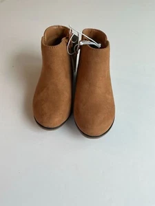 Cat & Jack Girls' Brown Ankle Booties - Size 8 - Faux Suede Side Zip - Picture 1 of 3