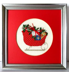 Paquetes de imágenes de trineo de Navidad con punta de aguja hechos a mano enmarcados enmarañados 10"x10" - Imagen 1 de 5
