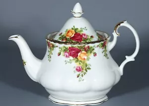 ROYAL ALBERT OLD COUNTRY ROSES (1962) Bone Chine Locking Lid Teapot 5 Cup - Picture 1 of 4