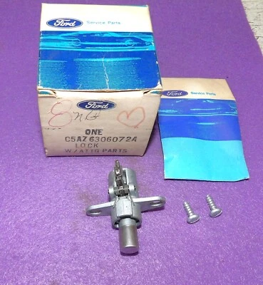 Mustang Galaxie 500 XL LTD Monterey 1965 1966 nuevo consola guantera pestillo de puerta Foto 1 de 4