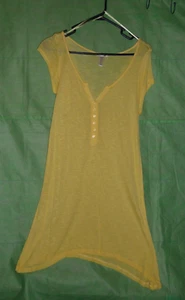 Ambiance Women's Junior V-Neck Short Sleeve Yellow Long T-Shirt Sharkbite Hem M - Picture 1 of 7