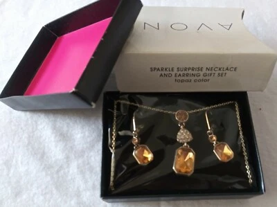 Juego de regalo collar y pendiente AVON SPARKLE SORPRESA. Color TOPACIO. Mujer/Jrs. NUEVO Foto 1 de 4