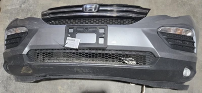 2017-2018 Honda Pilot Front Bumper Touring Scuffs/Scratches/Broken Fog Lamp. Foto 1 de 4