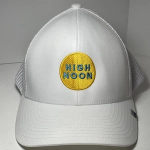 High Noon Seltzer FlexFit 110 SnapBack Blanco Hombres (Travis Mathews) Nuevo - Imagen 1 de 12