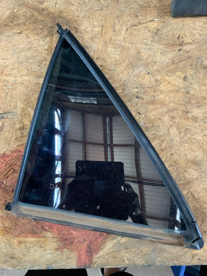 Mercedes Benz 400E 1992 ventana de vidrio puerta ventilación conductor lado izquierdo trasero izquierdo Foto 1 de 3