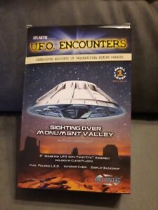 Atlantis Ufo Encounters Sighting Over Monument Valley Flying Saucer Kit Amc-1007