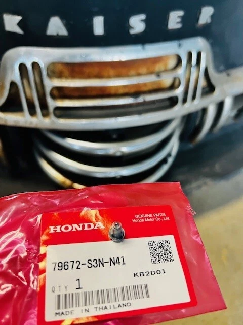 (1) 2002-2006 CR-V Genuine Honda 79672S3NN41 BULB,NEOWEDGE 79672-S3N-N41 - Image 1 of 3