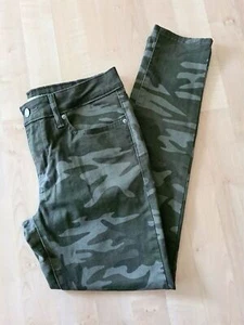LEVIS Women’s 711 Skinny Ankle Camouflage Ankle Pants Levi's Size 28 Green Camo - Picture 1 of 9